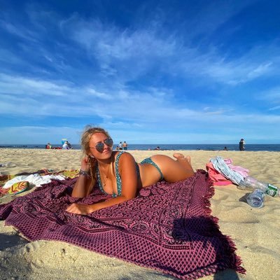 Profile Picture of Julia Ray (@julia_rayy) on Twitter