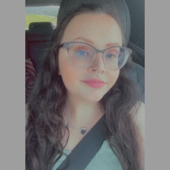 Profile Picture of Briana Blesser (@xoxobrianaovo) on Poshmark