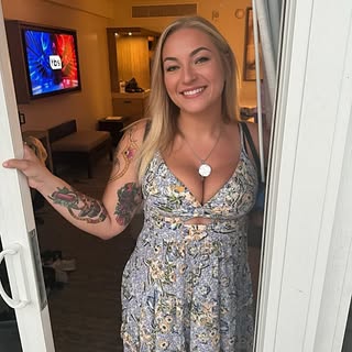 Profile Picture of Taylor Danielle🌻 (@msgrumpasaurus) on Instagram