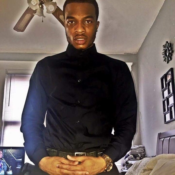 Profile Picture of Sean Wiley (@nolabelscloth) on Poshmark