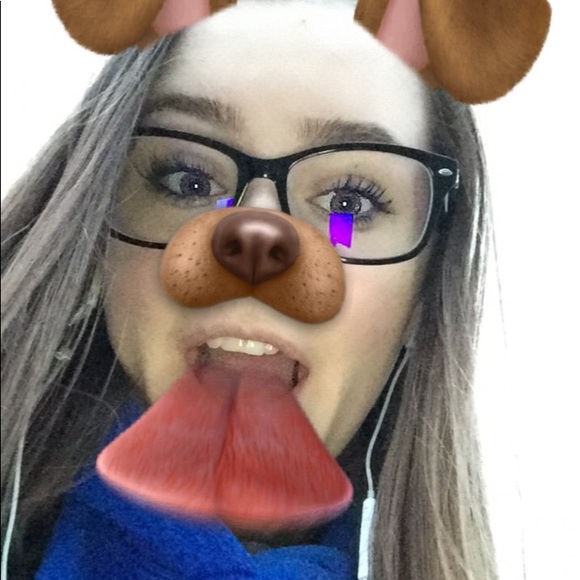 Profile Picture of Kristen Debicki (@debickii) on Poshmark