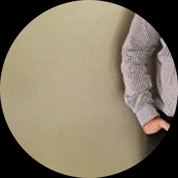 Profile Picture of Kerin Harvard (@kerinharvard) on Poshmark