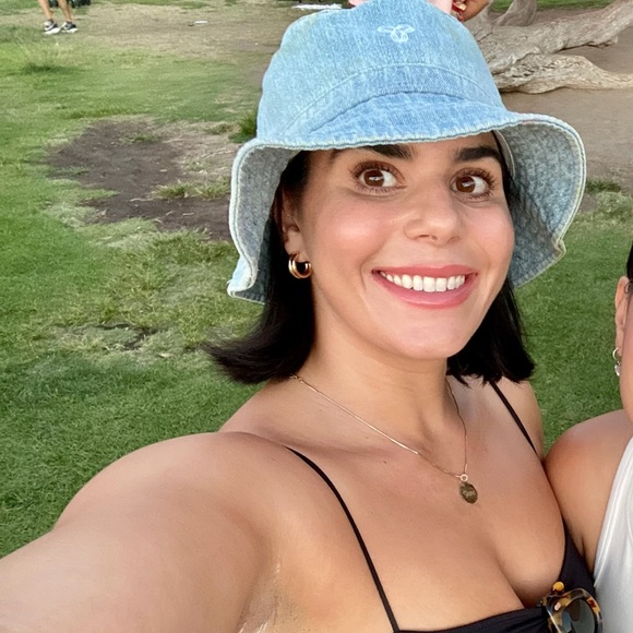 Profile Picture of Bahareh Nikbakht (@queenb_nik) on Poshmark