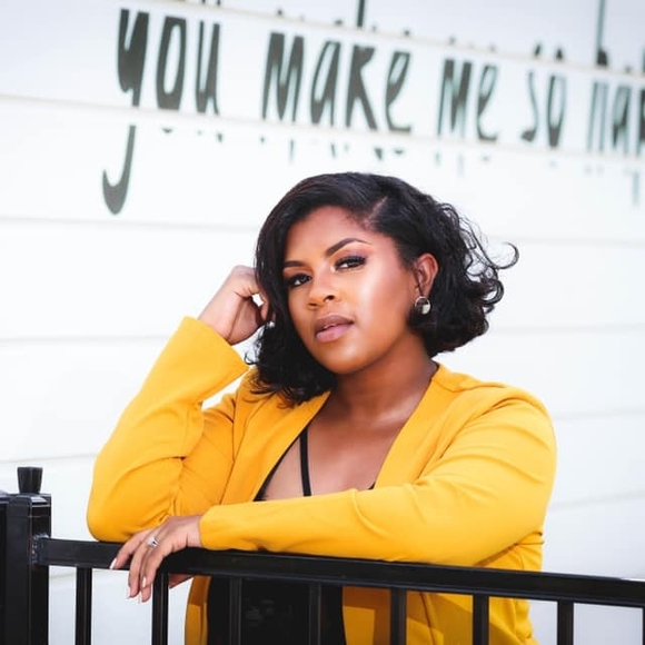 Profile Picture of Brandi Joshlin (@elegant_marie) on Poshmark