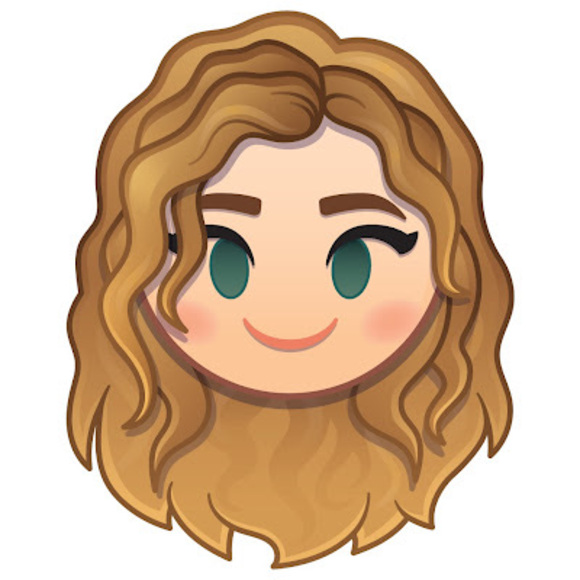 Profile Picture of Phoebe Mikalonis (@phoebemikalonis) on Poshmark