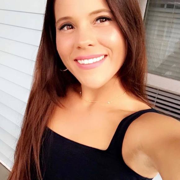 Profile Picture of Casey lyn Lello (@caseylyn927) on Poshmark