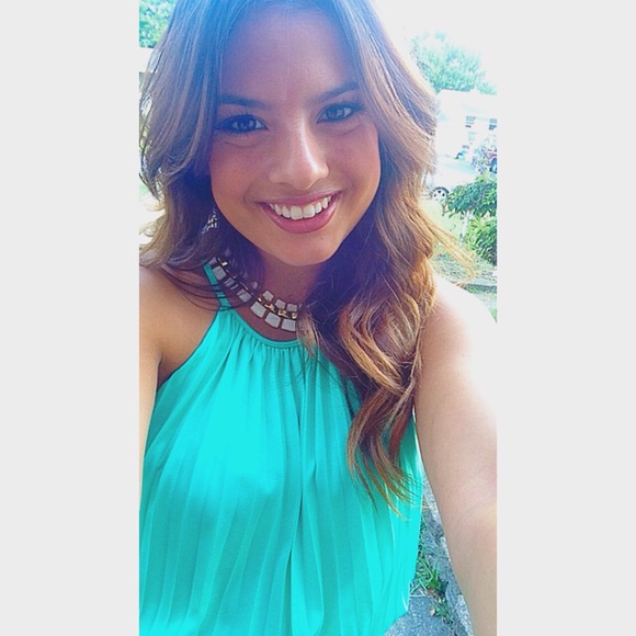 Profile Picture of Angela Diorio (@ardiorio) on Poshmark