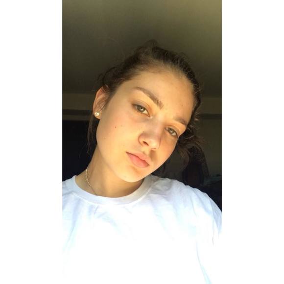 Profile Picture of Gina Cassaro (@ginacassaro) on Poshmark