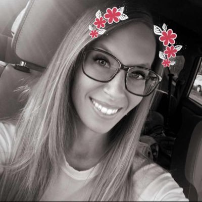 Profile Picture of Lindsey (@LindseyDeBolt24) on Twitter