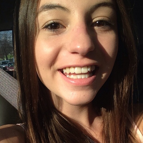 Christina Vlamis - Poshmark Profile Picture of Christina Vlamis (@tinavlamis) on Poshmark