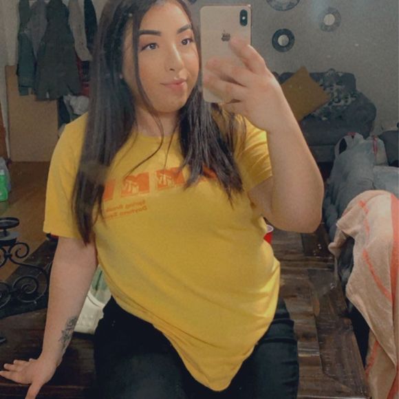 Profile Picture of Gaby Obeso (@gabyyobeso) on Poshmark