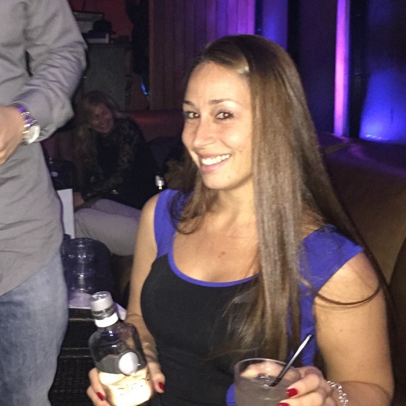 Profile Picture of Nicole Speidell (@nspeidell) on Poshmark