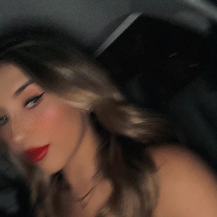 Profile Picture of Cande Sanchez (@candeesanchez_) on Tiktok