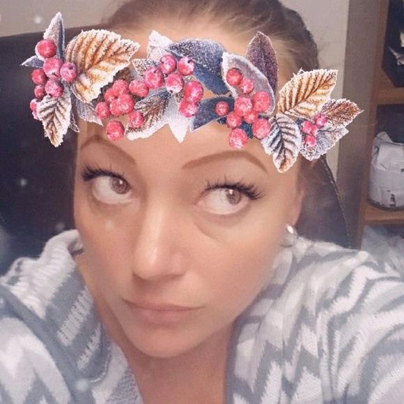 Profile Picture of Laurel Thomton (@lthomton) on Poshmark