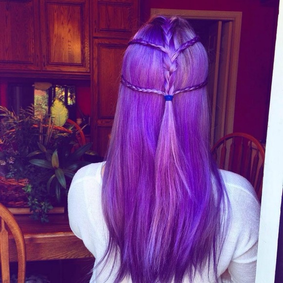 Profile Picture of Sana Chalhoub (@sanabieber) on Poshmark