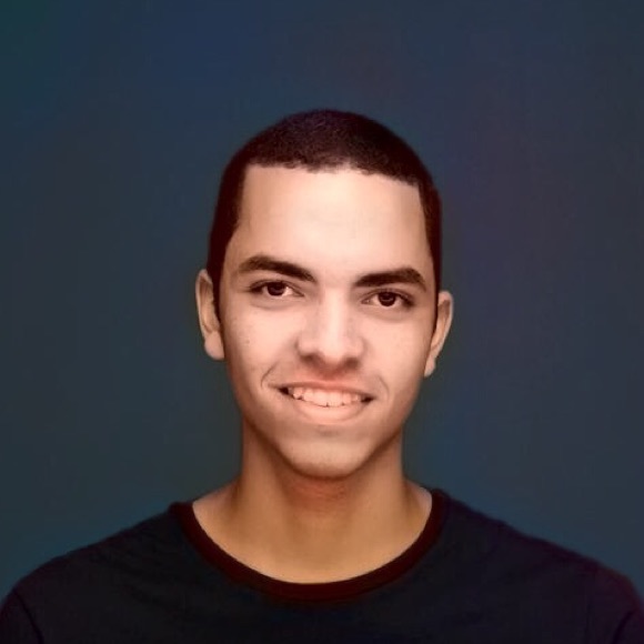 Profile Picture of Adam Gravely (@adamgrav) on Poshmark