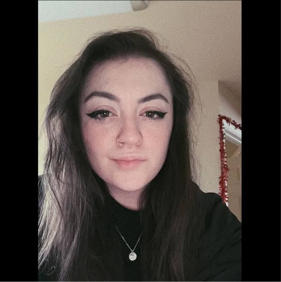 Profile Picture of Shayla Sampson (@shaylacsampson) on Poshmark