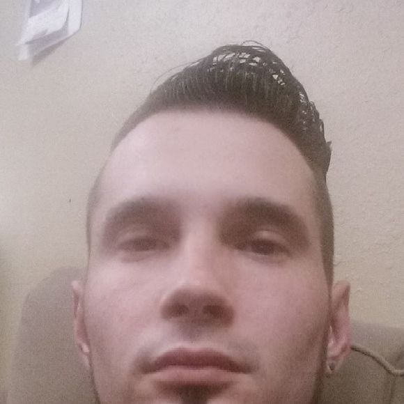 Profile Picture of Shawn Lorenz (@shawnlorenz) on Poshmark