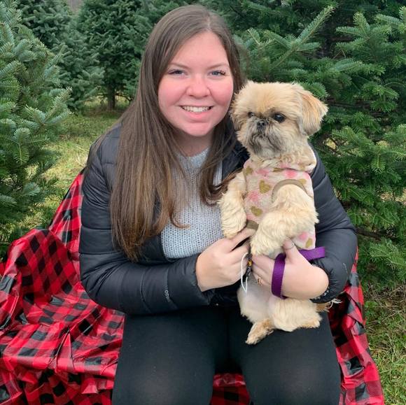 Profile Picture of Liz Renno (@lizrenno) on Poshmark