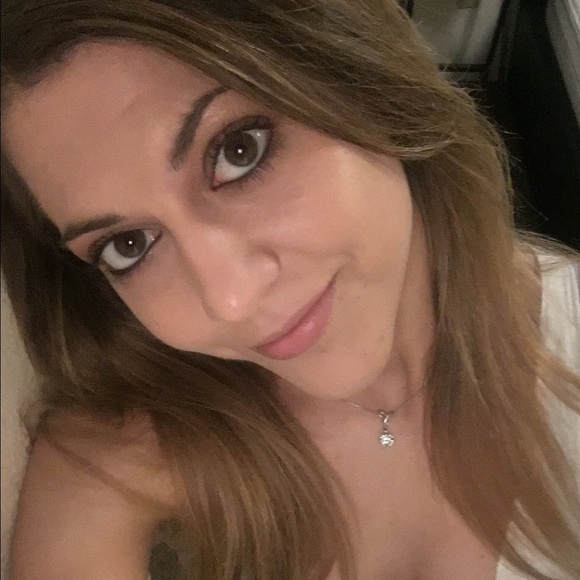 Profile Picture of Shana Brookens (@shana2692) on Poshmark