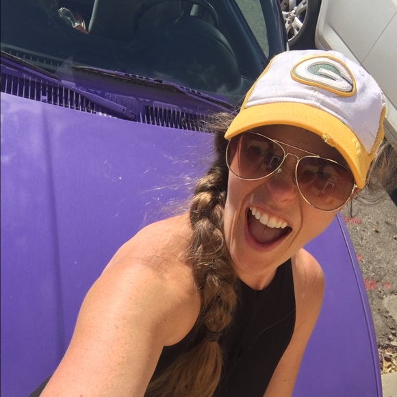 Profile Picture of Erin Kerns (@ekernsy) on Poshmark