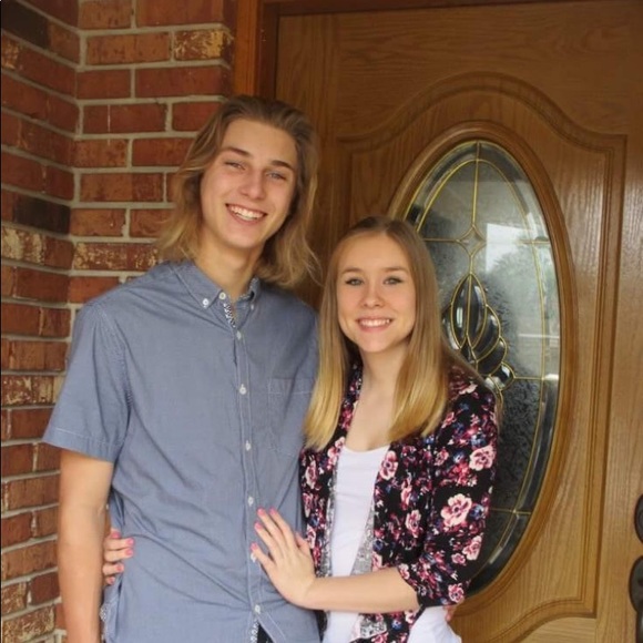 Profile Picture of Taylor Minnick (@t_minnick) on Poshmark