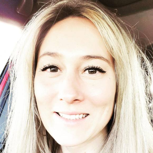 Profile Picture of Ashley Andrascik (@ashleyandrascik) on Poshmark