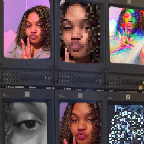 Profile Picture of Laya Laya (@meanlaya_) on Poshmark