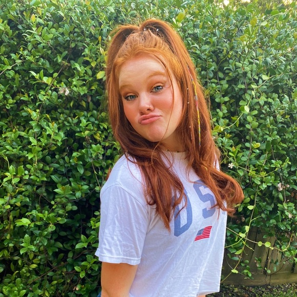 Profile Picture of London Mowchan (@londonmowchan) on Poshmark