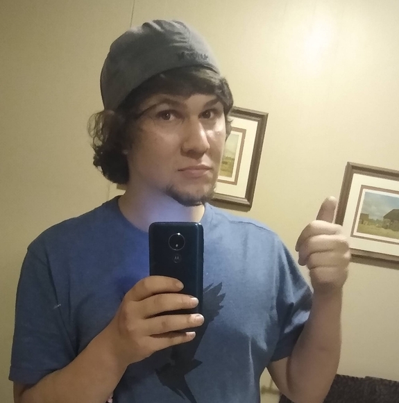 Profile Picture of Dylan Hebert (@dylanhebert672) on Poshmark
