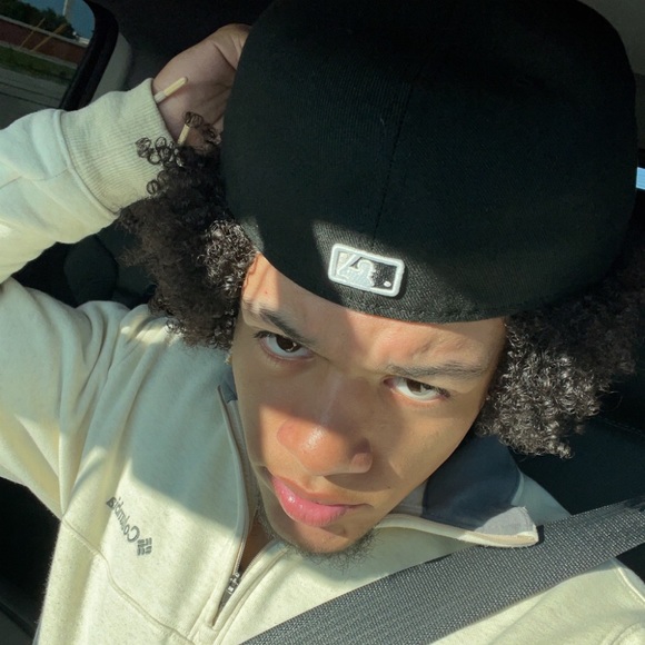 Profile Picture of Michael Lugo (@mlugo06) on Poshmark