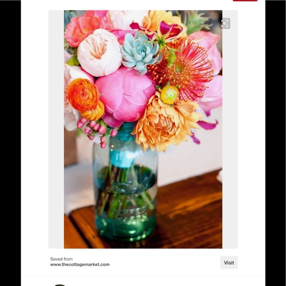 Profile Picture of Lauren Brewer (@lbwhittington) on Poshmark