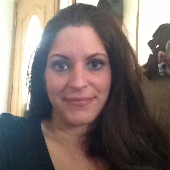 Profile Picture of Janelle Arthrell (@janellea) on Poshmark