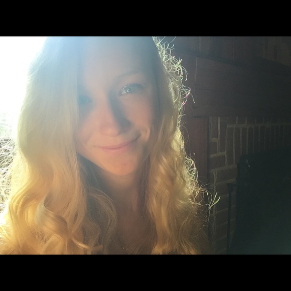 Profile Picture of Savannah Panton (@starlight924) on Poshmark