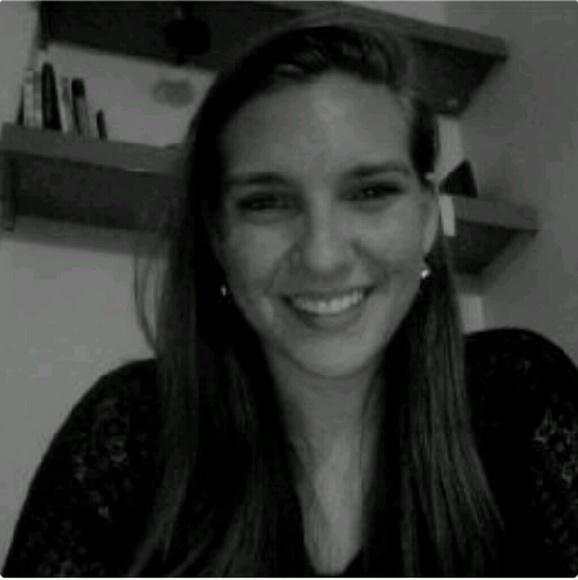 Profile Picture of Sarah Lovegren (@sarahlovegren) on Poshmark