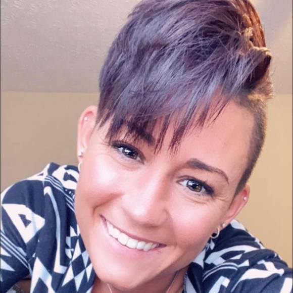 Profile Picture of Amber Hendricks (@hendricks_amber) on Poshmark