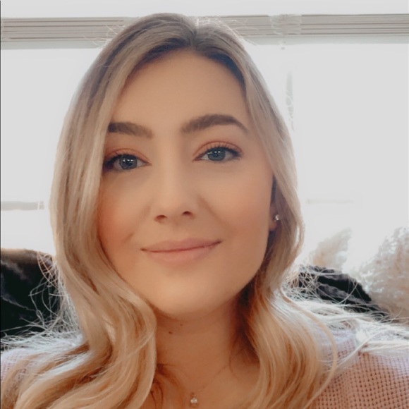 Profile Picture of Shawna Crognale (@sbm5090) on Poshmark