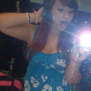 Profile Picture of Alexis Y (@littlebirddiee) on Myspace