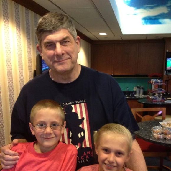 Profile Picture of David Lau (@lancmagic) on Poshmark