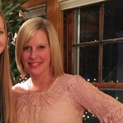 Profile Picture of Anne Regelean (@@Annesayswut) on Twitter