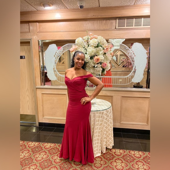 Profile Picture of Isabelle Ramirez (@bellabell) on Poshmark