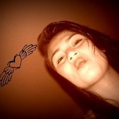 Profile Picture of Angie Clavijo (@angieclavijo7) on Twitter