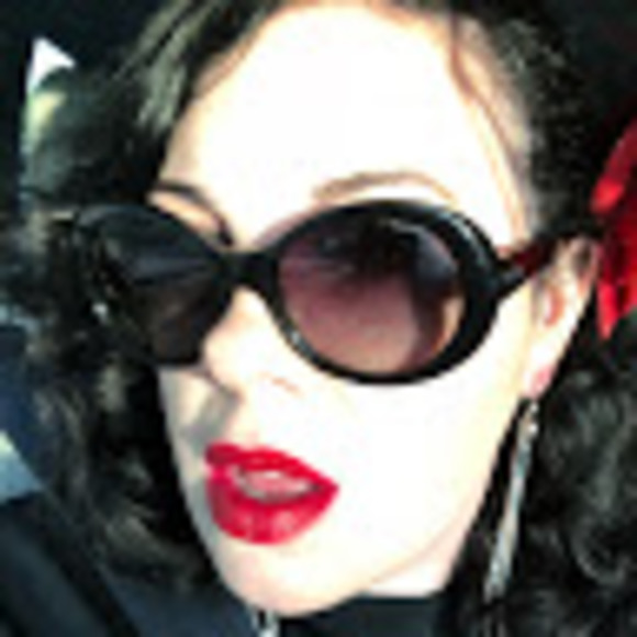 Profile Picture of Judith Moon (@descndngangel) on Poshmark