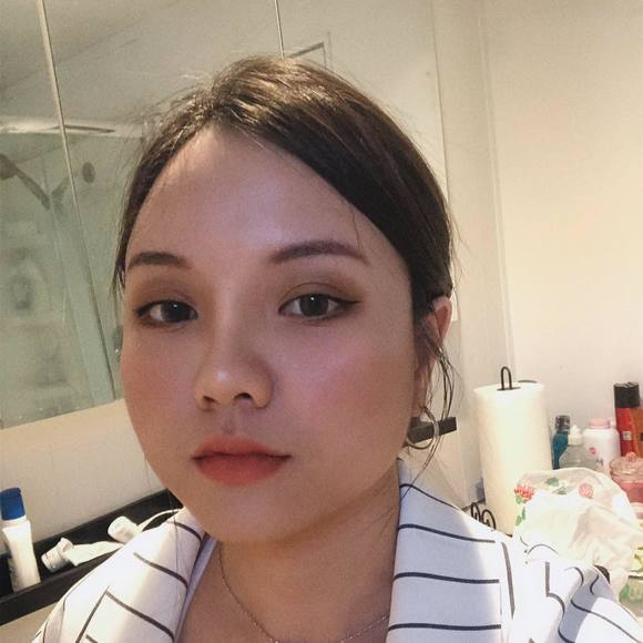 Profile Picture of Mỹ Duyên (@duyentran2007) on Poshmark