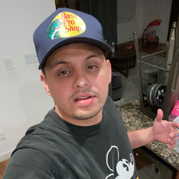 Profile Picture of Derek Salazar (@derekanthony23) on Poshmark