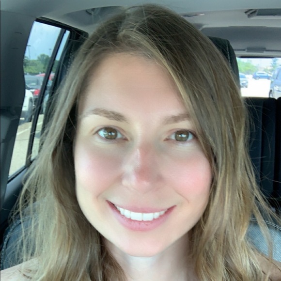 Profile Picture of Katie Licavoli (@katie_licavoli) on Poshmark