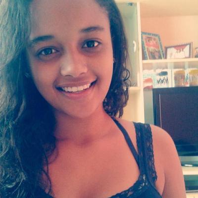 Profile Picture of Carol Muniz (@carolmuniz_) on Twitter