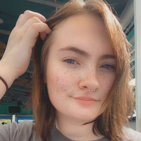 Tyeler Sholander - Poshmark Profile Picture of Tyeler Sholander (@tyeler10) on Poshmark