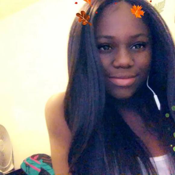 Profile Picture of Sherley Magny (@sherley0902) on Poshmark