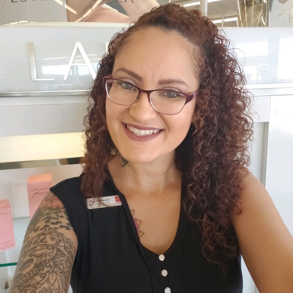 Profile Picture of Tina Delacruz (@tinroy) on Poshmark